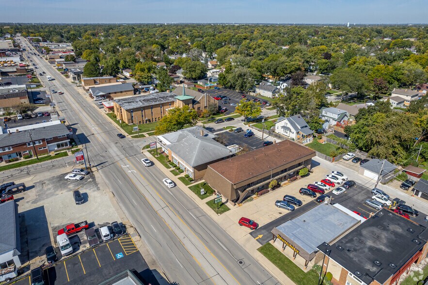 More Photos Of 140 W Saint Charles Rd, Villa Park Office Residential For Lease