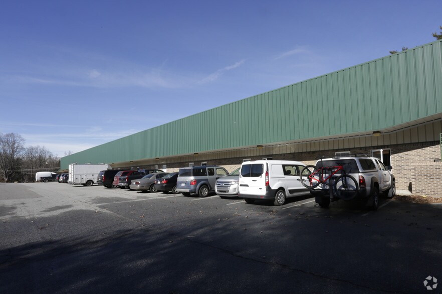More Photos Of 1-18 Business Park Cir, Arden Light Distribution For Lease