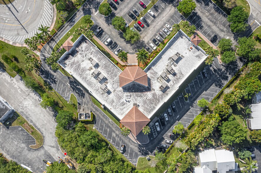 More Photos Of 850 NW Federal Hwy, Stuart Office For Lease
