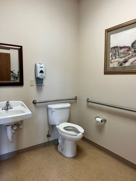 More Photos Of 1630 Campus Park Dr, Monroe Office For Sale