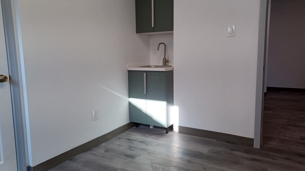 More Photos Of 731 Walker Rd, Great Falls Medical For Sale