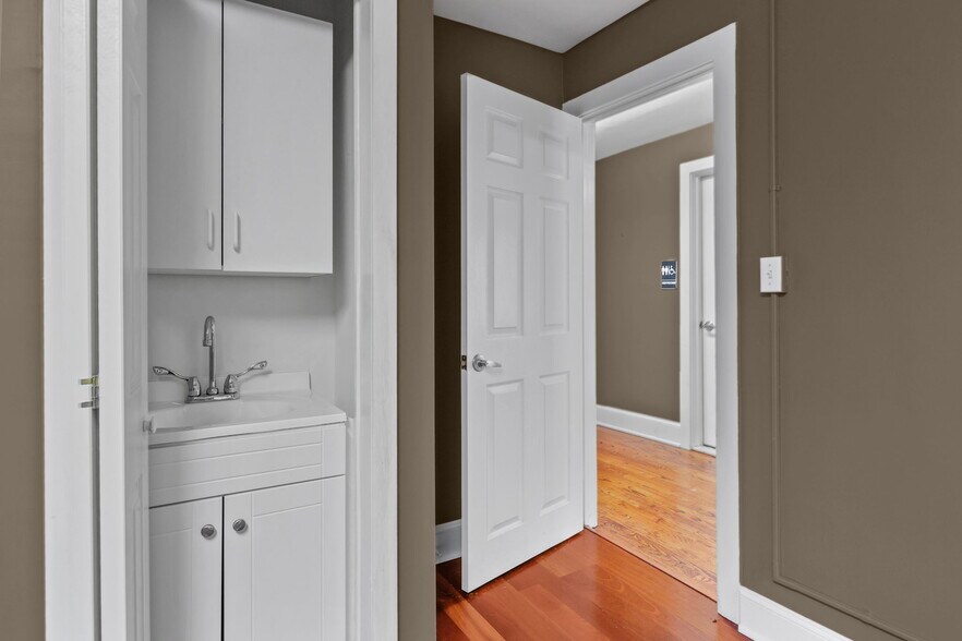 More Photos Of 863 State Rd, Princeton Medical For Lease