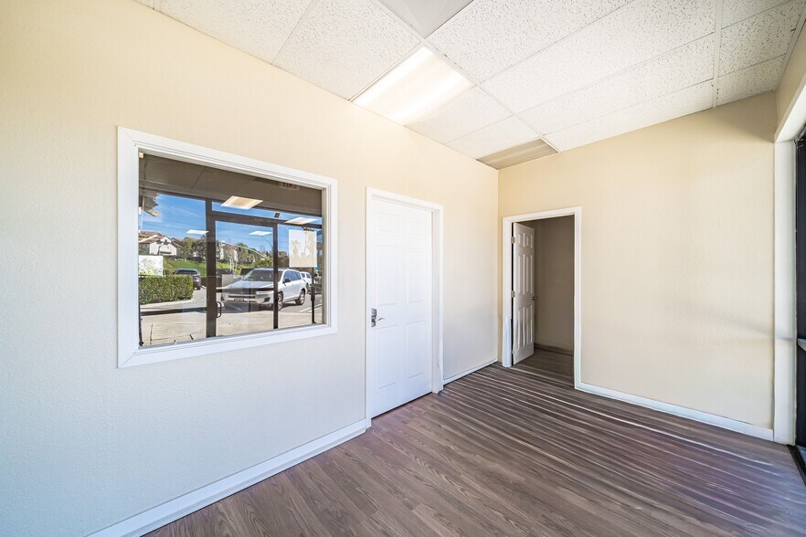 More Photos Of 27500 Marguerite Pky, Mission Viejo Freestanding For Lease