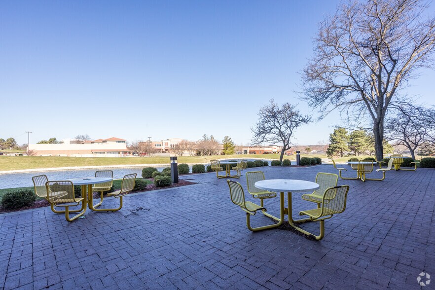 More Photos Of 4445 Corporate Dr, West Des Moines Medical For Lease