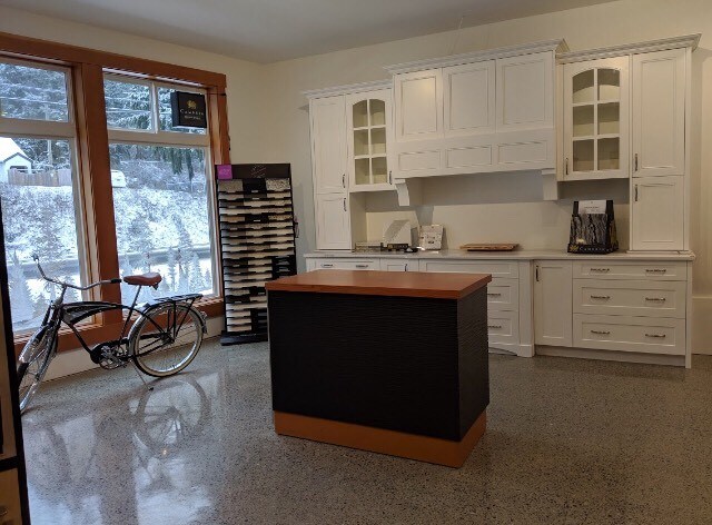 More Photos Of 1550 Thain Rd, Cobble Hill Showroom For Lease