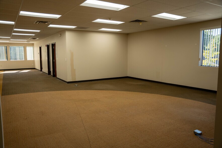 More Photos Of 463 New Karner Rd, Albany Office For Lease