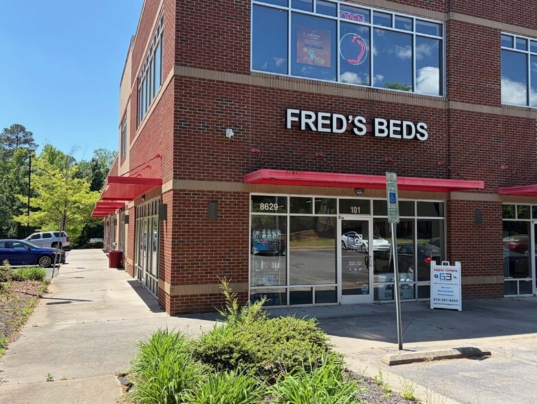 More Photos Of 8629 Glenwood Ave, Raleigh Freestanding For Lease
