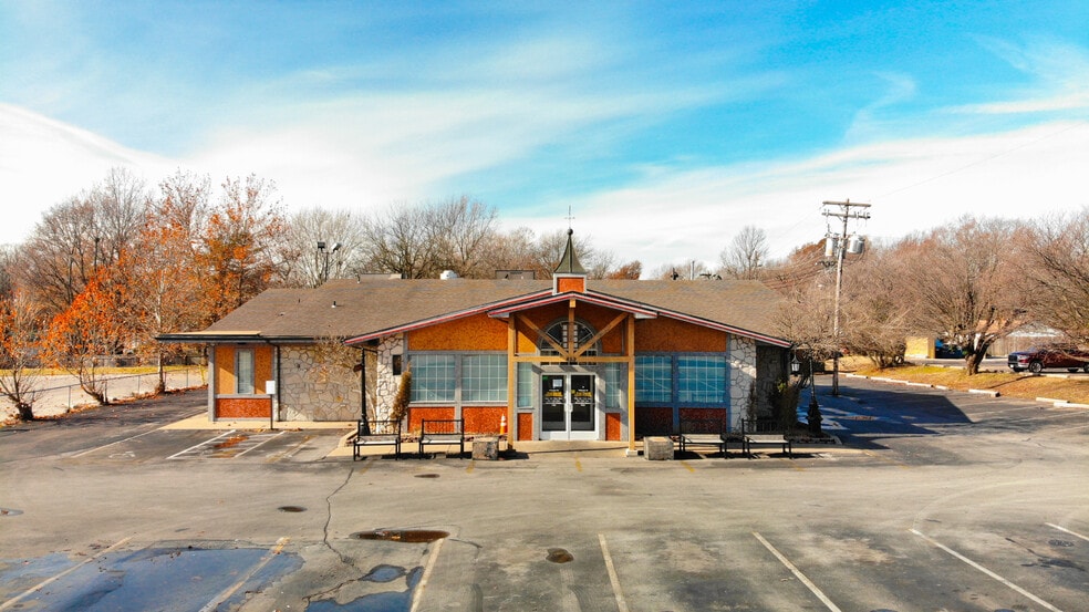 More Photos Of 853 N Glenstone Ave, Springfield Restaurant For Lease