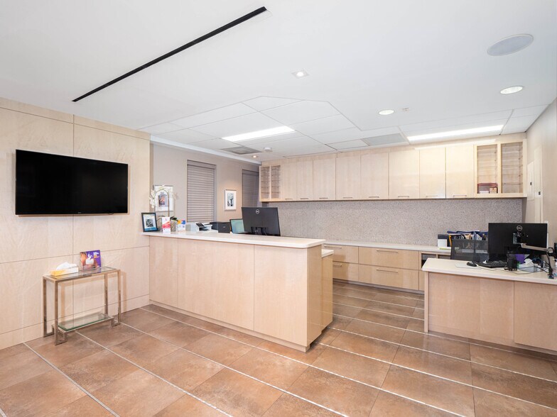 More Photos Of 1045 Park Ave, New York Apartments For Sale