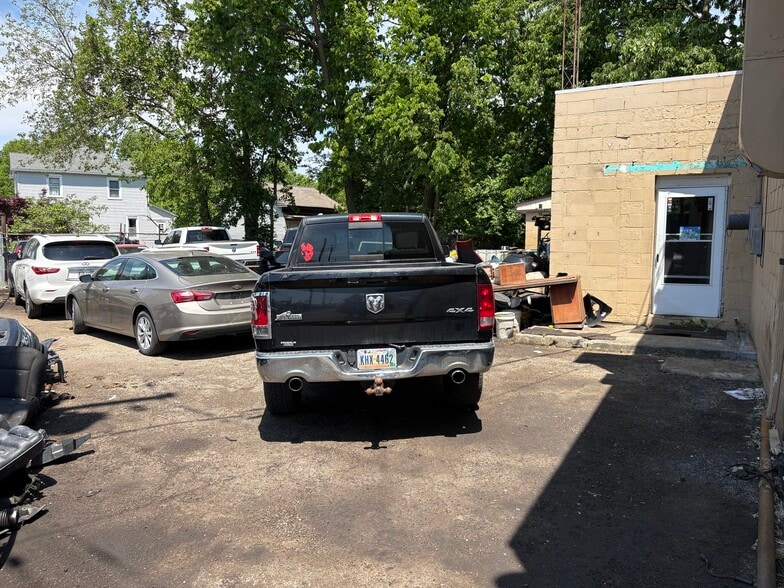 More Photos Of 1809 Valley St, Dayton Auto Repair For Sale