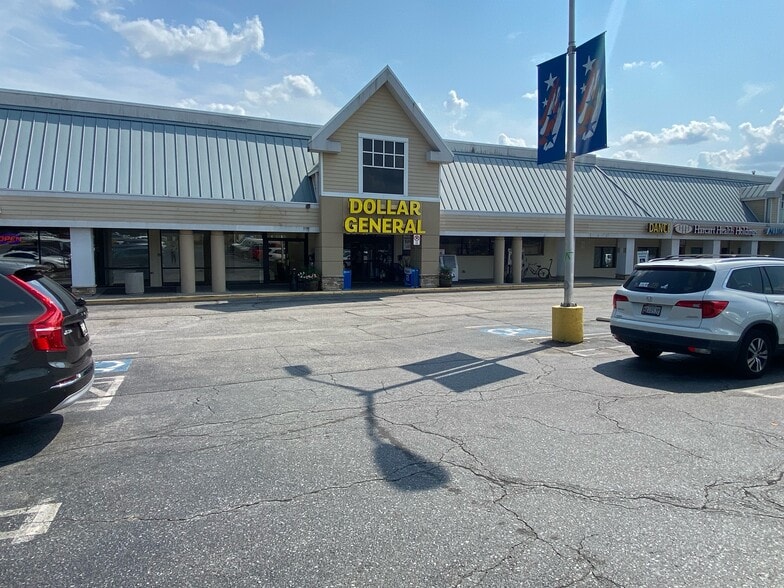 More Photos Of 2203-2211 Defense Hwy, Crofton Unknown For Lease