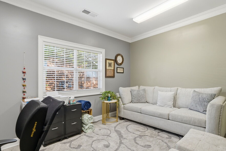 More Photos Of 234-242 Creekstone Rdg, Woodstock Office For Lease