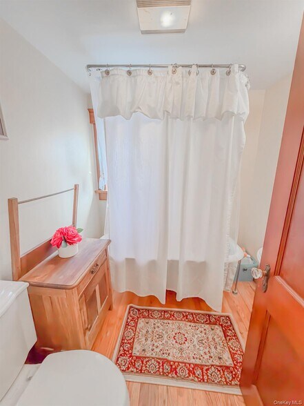 More Photos Of 8874 US Route 9W, Athens Office Residential For Sale