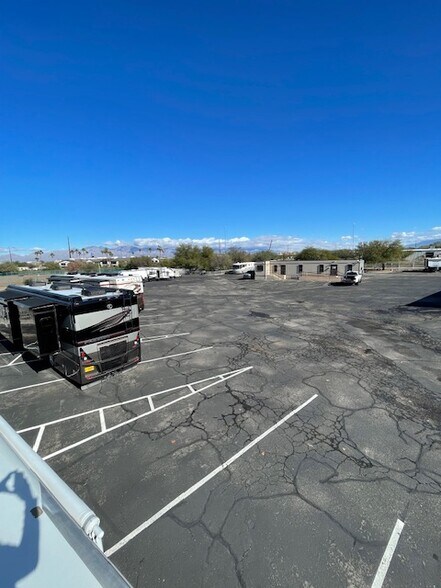 More Photos Of 5151 S Julian Dr, Tucson Auto Repair For Sale