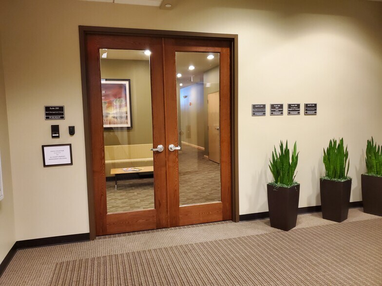 More Photos Of 720-780 Village Center Dr, Burr Ridge Storefront Retail Office For Lease