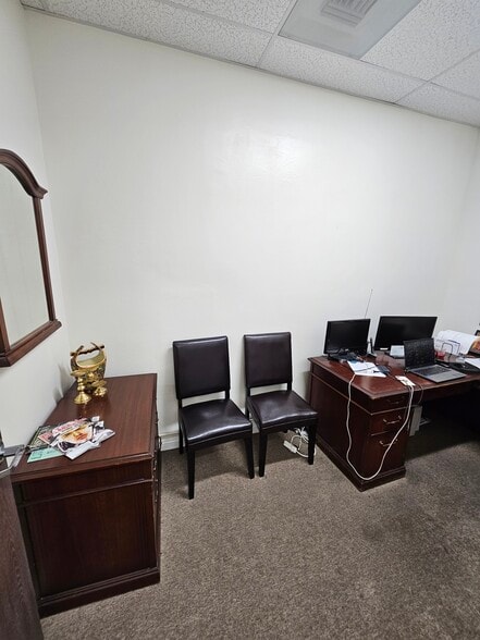 More Photos Of 445-475 N Lake Ave, Pasadena Freestanding For Lease