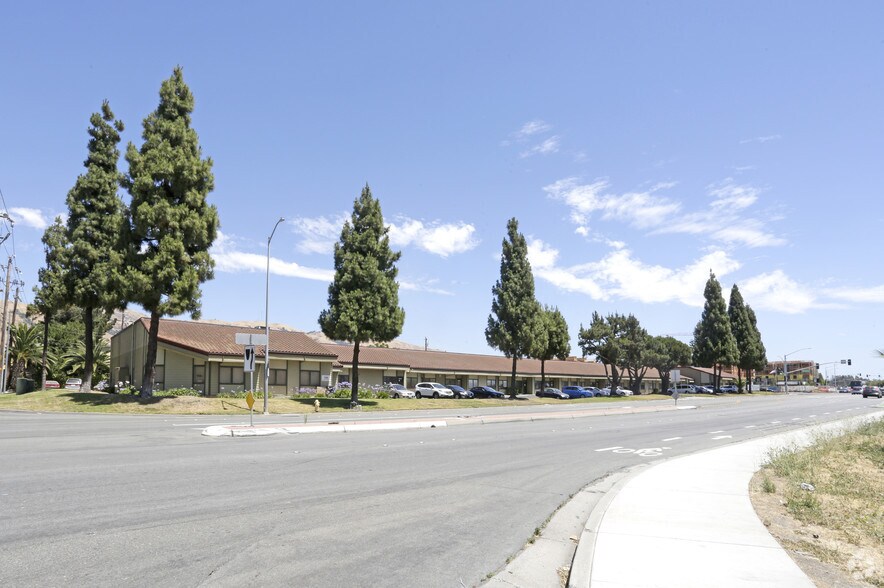 Primary Photo Of 44800-44998 Osgood Rd, Fremont Warehouse For Lease