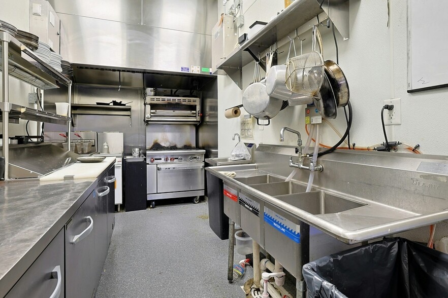 More Photos Of 50 Lafayette Ave, Suffern Freestanding For Sale