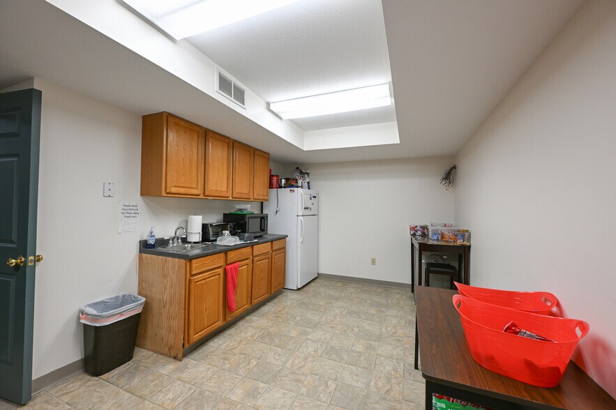 More Photos Of 312 N Cleveland Massillon Rd, Akron Medical For Sale