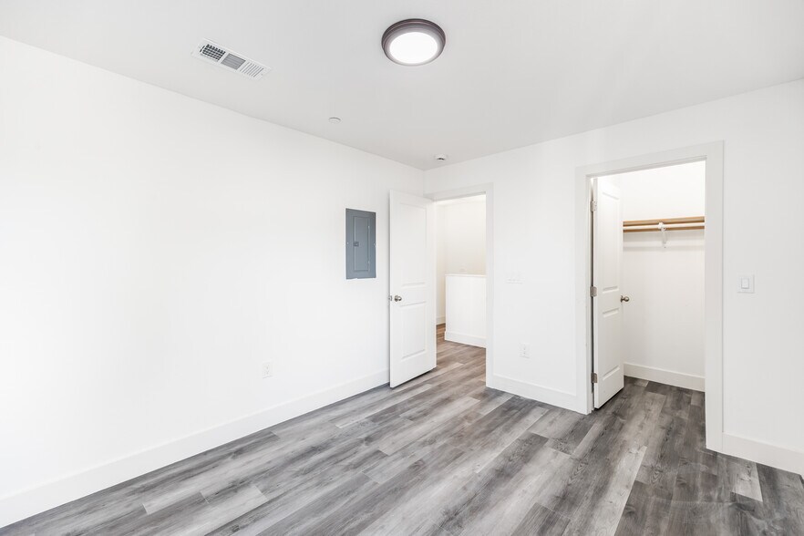 More Photos Of 2409 Cava Ct, Sacramento Apartments For Sale