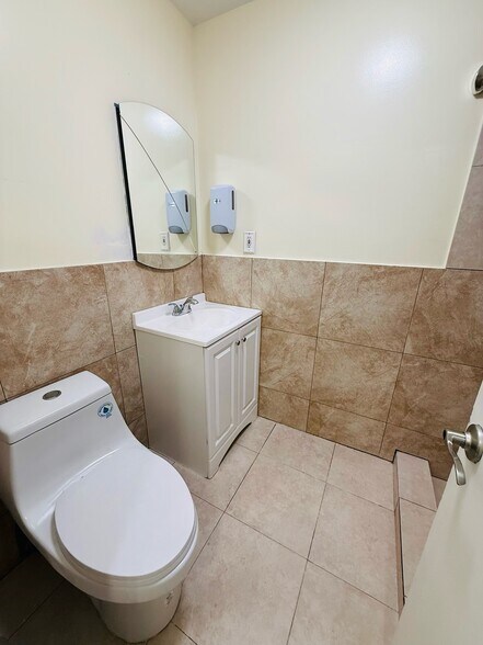 More Photos Of 707 Lexington Ave, New York Office For Lease