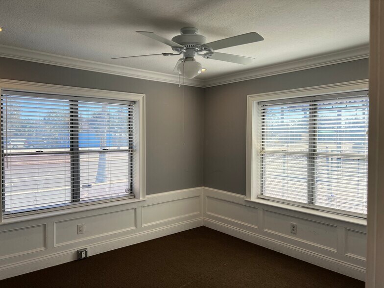 More Photos Of 1550 S Missouri Ave, Clearwater Freestanding For Sale