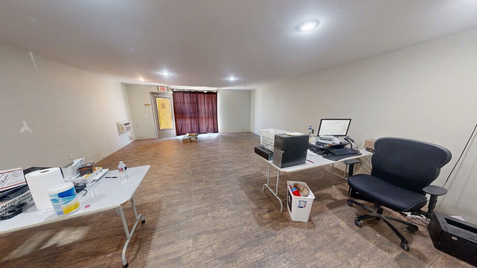 More Photos Of 413 Albano Dr, Springdale Warehouse For Lease