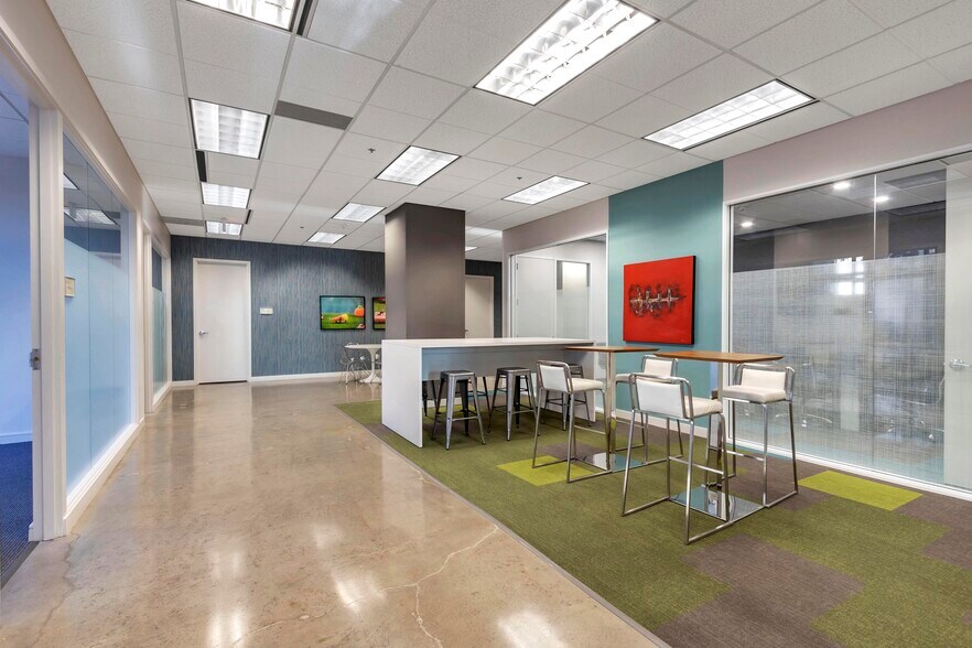 More Photos Of 3101-3111 N Central Ave, Phoenix Office For Lease