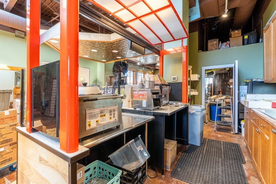 More Photos Of 528 Mount Rushmore Rd, Custer Restaurant For Sale