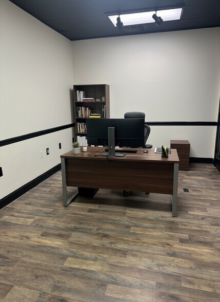 More Photos Of 201 E Main St, Front Royal Storefront Retail Office For Lease