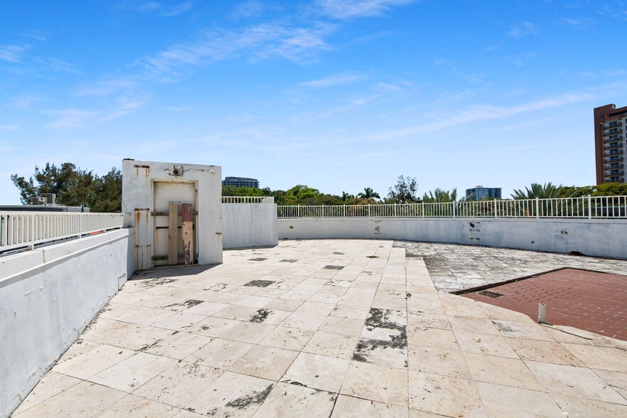 More Photos Of 900 Sunrise Ln, Fort Lauderdale Restaurant For Sale