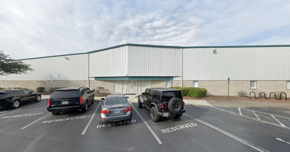 More Photos Of 8801 Corporate Square Ct, Jacksonville Warehouse For Sale