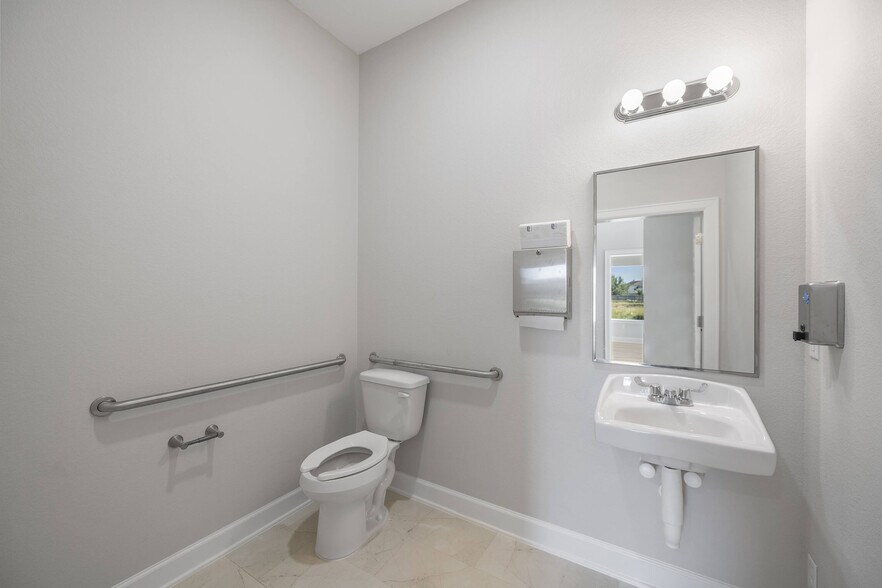 More Photos Of 11606 Westlock Dr, Tomball Medical For Sale