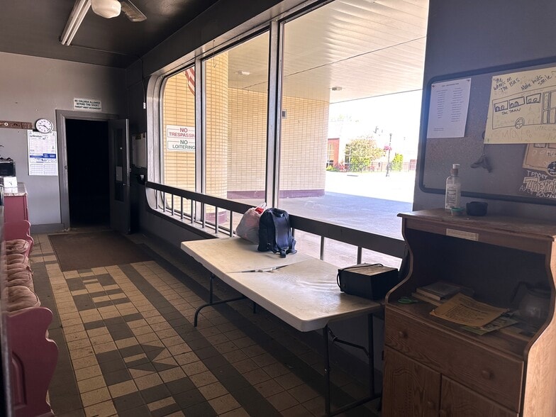 More Photos Of 620 E Howard St, Hibbing Parking Garage For Sale
