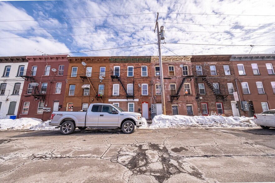 More Photos Of 137 William St, Newburgh Apartments For Sale