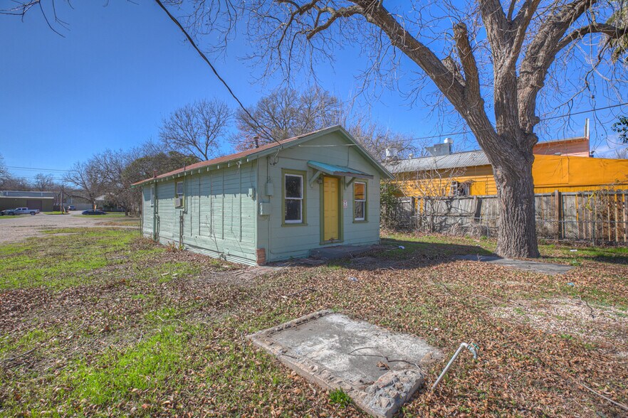 More Photos Of 650-664 S Seguin Ave, New Braunfels Land For Sale