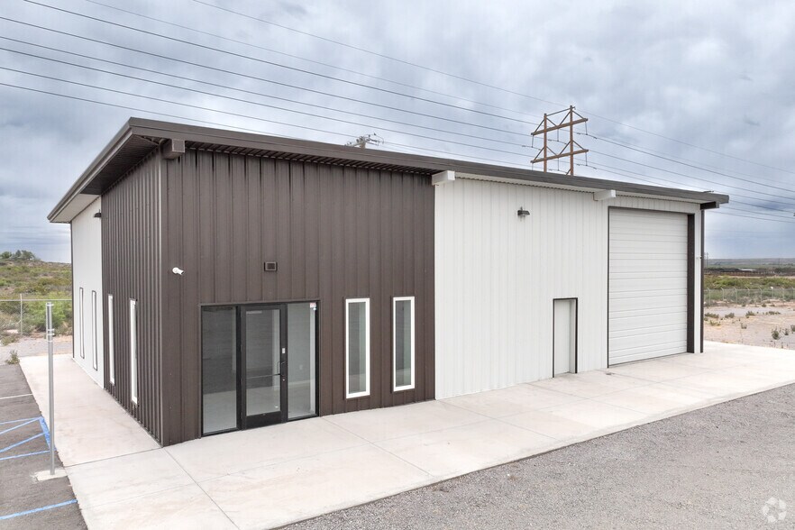 Primary Photo Of 22950 Stern Dr, Anthony Warehouse For Lease