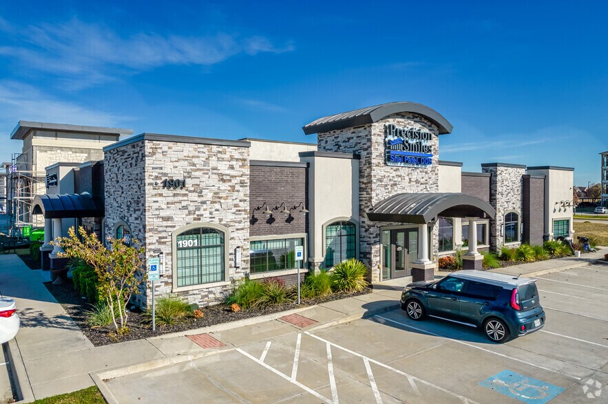 More Photos Of 1911 FM 423, Little Elm Medical For Lease