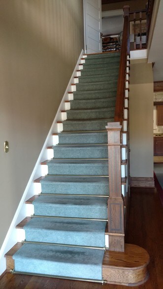 More Photos Of 1006 N Main St, High Point Office For Sale