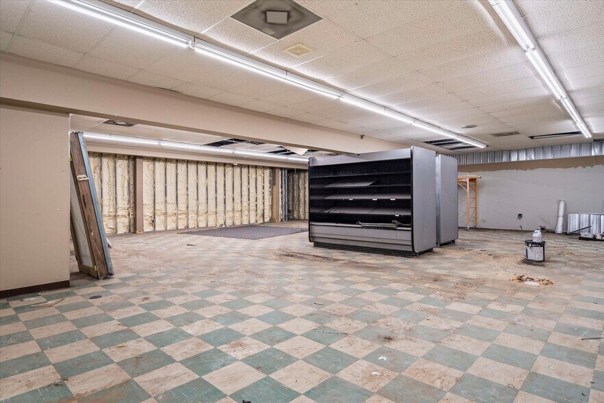 More Photos Of 205 Maple St, Overbrook Mixed Retail For Sale