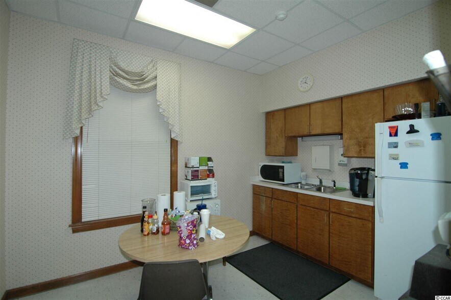 More Photos Of 1001 N Fraser St, Georgetown Medical For Lease
