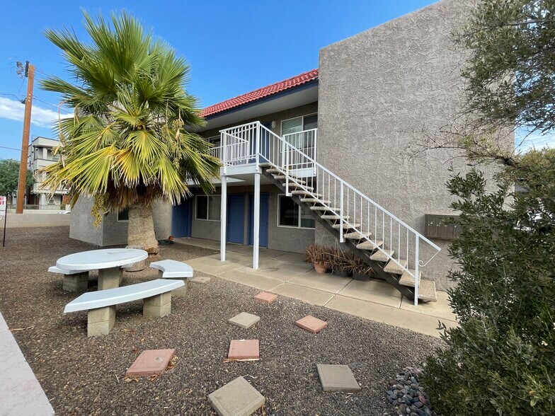 More Photos Of 1001 N 9th St, Phoenix Apartments For Sale