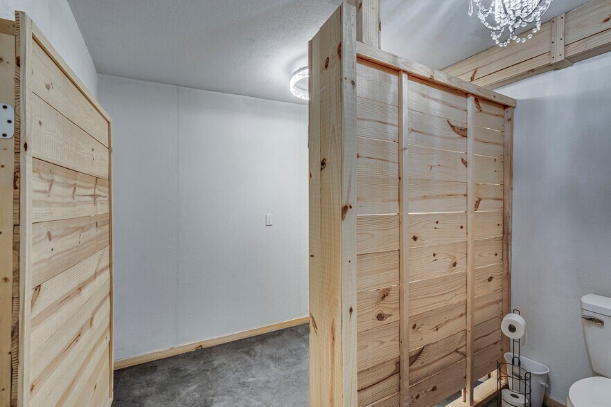 More Photos Of 3199 County 2730 Rd, Glen Rose Lodge Meeting Hall For Sale