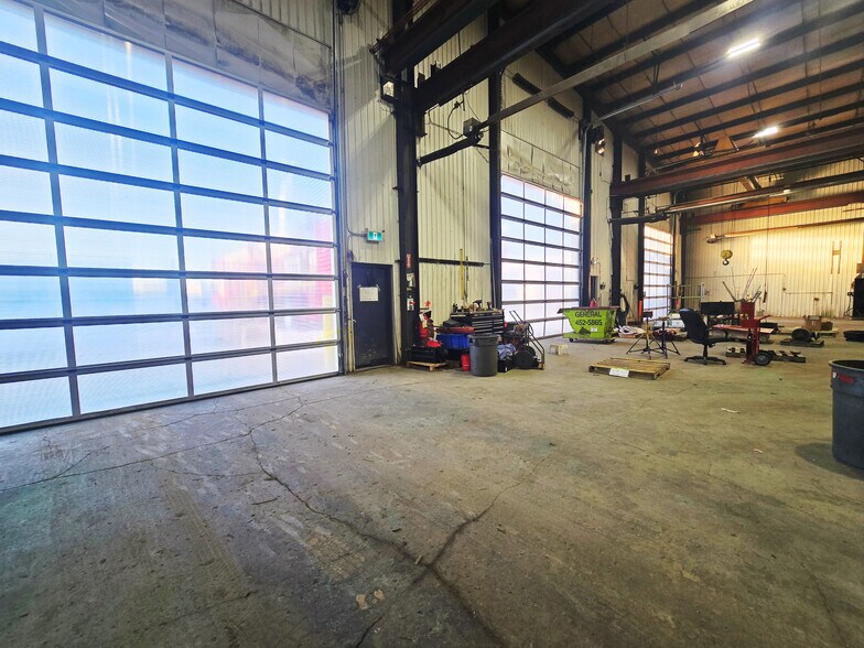 More Photos Of 9305 27th Ave NW, Edmonton Manufacturing For Lease