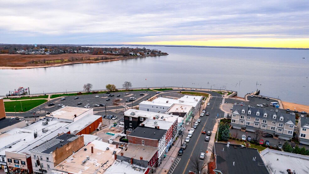 More Photos Of 32 Broad St, Keyport Bar For Sale