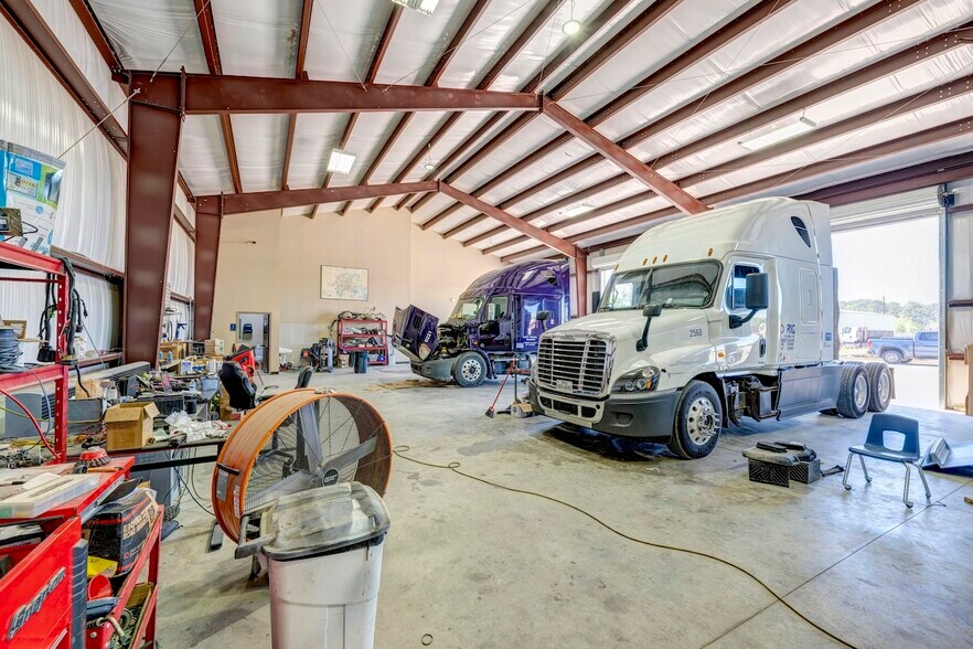 More Photos Of 6409 Mesa Dr, Houston Truck Terminal For Lease