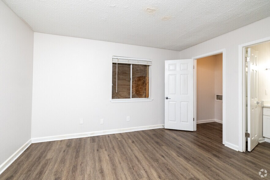More Photos Of 1665 Dogwood Pl, Pensacola Apartments For Sale