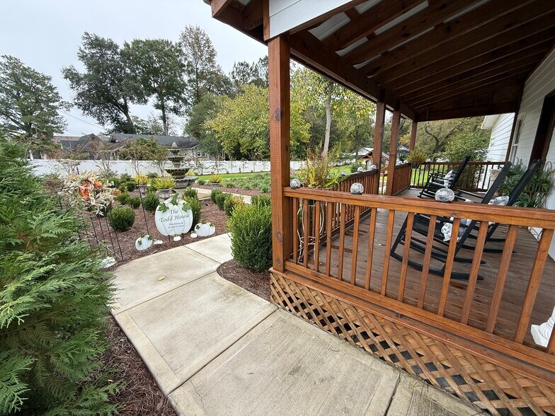 More Photos Of 102 Live Oak St, Tabor City Restaurant For Sale