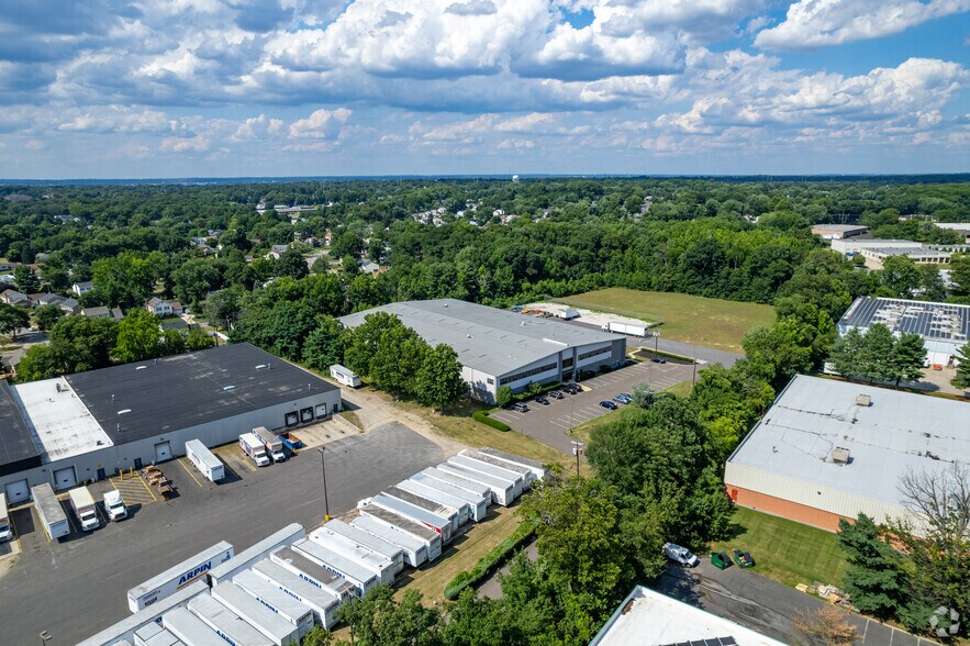 More Photos Of 923 N Lenola Rd, Moorestown Warehouse For Lease