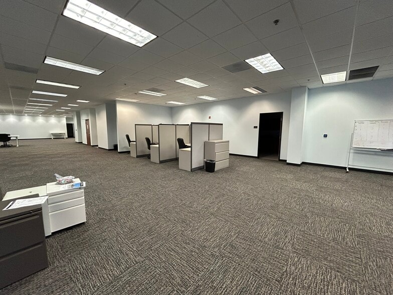 More Photos Of 4343 W Royal Ln, Irving Warehouse For Lease